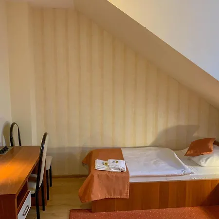 Отель Ostoja Bobowa